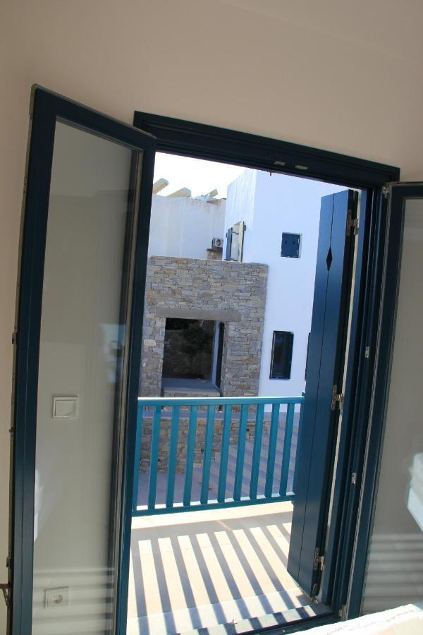 Paros-Memories-Neubau-Villen, Sportpool Aspro Chorio Bagian luar foto